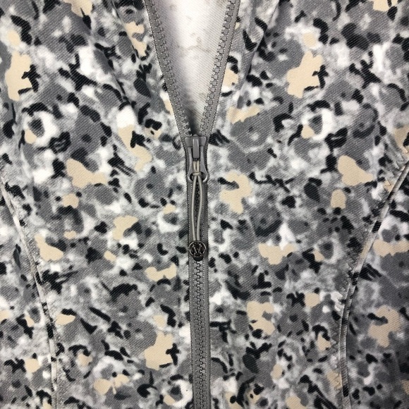 Lululemon Nice Asana Athletic Jacket in Not So Petite Fleur Silver Spoon 6 - Picture 4 of 7